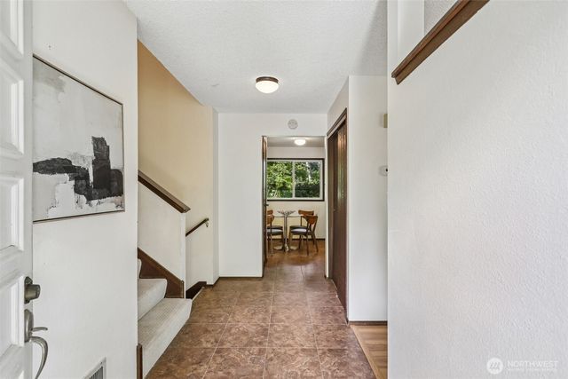 7509 42nd Avenue NE, Seattle, WA 98115
