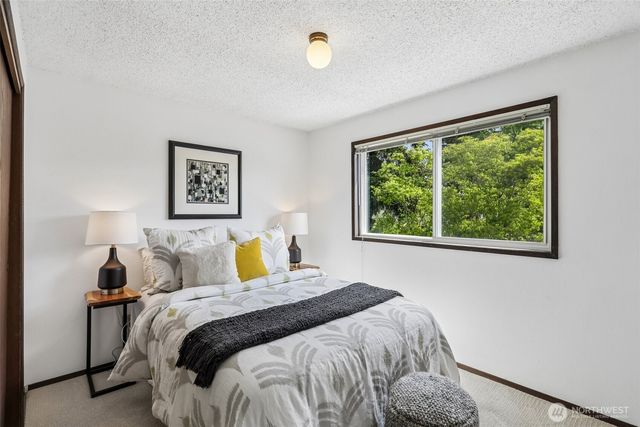 7509 42nd Avenue NE, Seattle, WA 98115