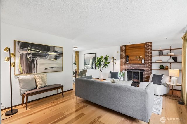 7509 42nd Avenue NE, Seattle, WA 98115