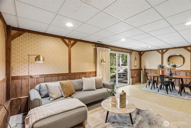 7509 42nd Avenue NE, Seattle, WA 98115