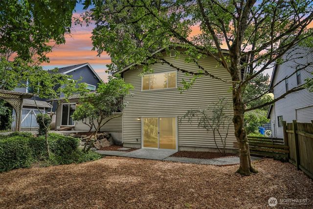 7509 42nd Avenue NE, Seattle, WA 98115