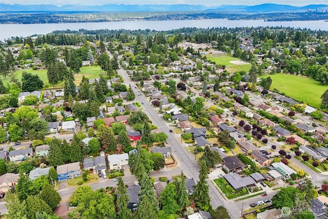 7509 42nd Avenue NE, Seattle, WA 98115