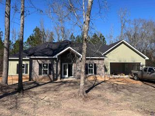 175 Wood Oak Circle, Cochran, GA 31014