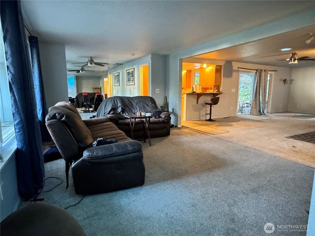 13801 Dana Lane E, Puyallup, WA 98373
