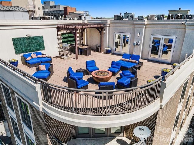 718 W Trade Street 707, Charlotte, NC 28202