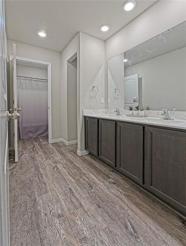 616 St James Place, Newcastle, OK 73065