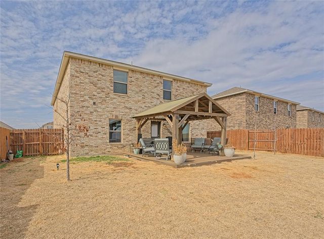 616 St James Place, Newcastle, OK 73065
