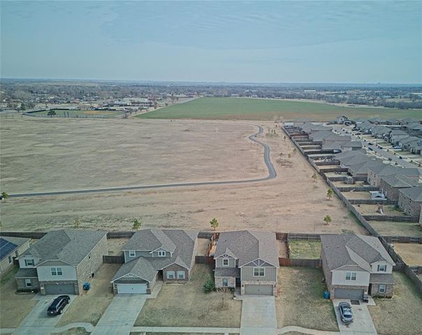 616 St James Place, Newcastle, OK 73065