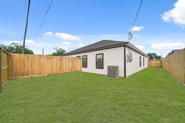 6206 Lyndhurst Drive A, Houston, TX 77087