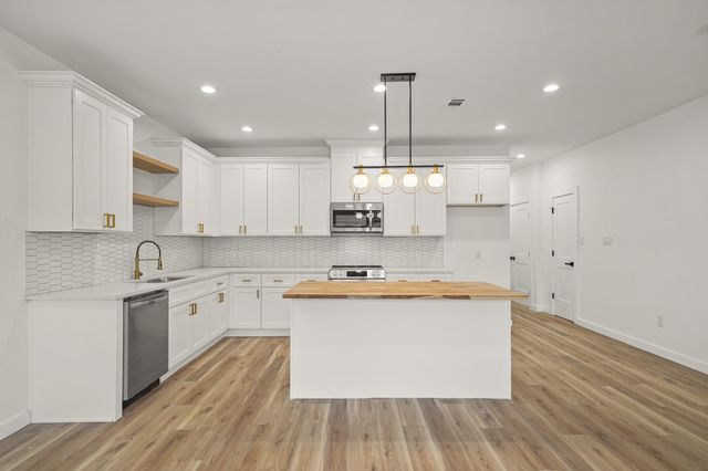 6206 Lyndhurst Drive A, Houston, TX 77087