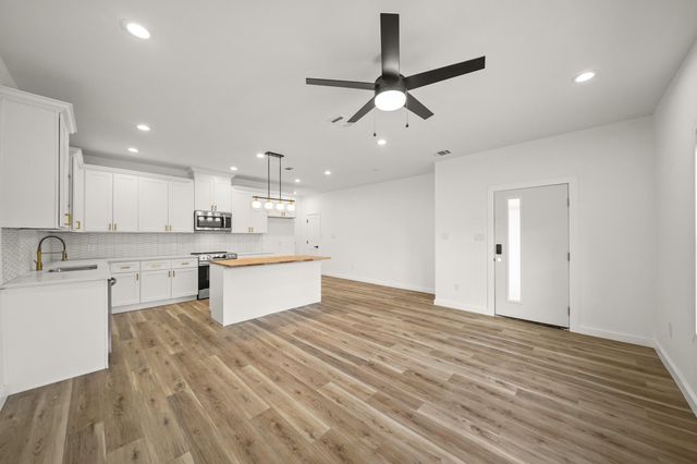 6206 Lyndhurst Drive A, Houston, TX 77087