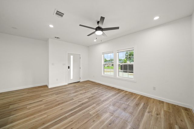 6206 Lyndhurst Drive A, Houston, TX 77087