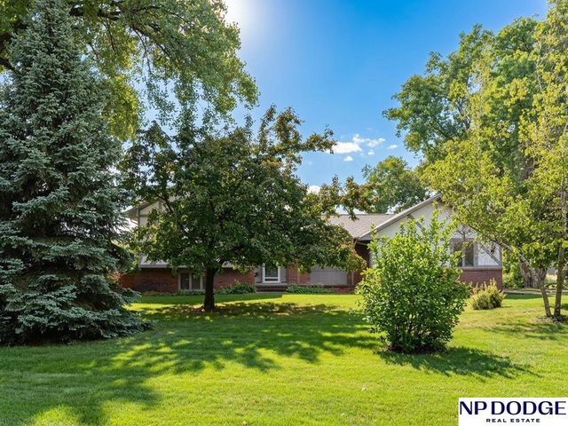 1740 Laguna Drive, Fremont, NE 68025