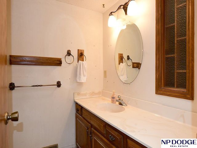 1740 Laguna Drive, Fremont, NE 68025