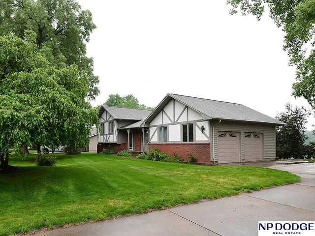 1740 Laguna Drive, Fremont, NE 68025