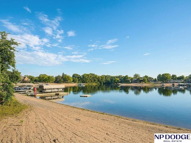 1740 Laguna Drive, Fremont, NE 68025