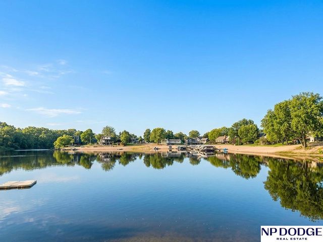 1740 Laguna Drive, Fremont, NE 68025