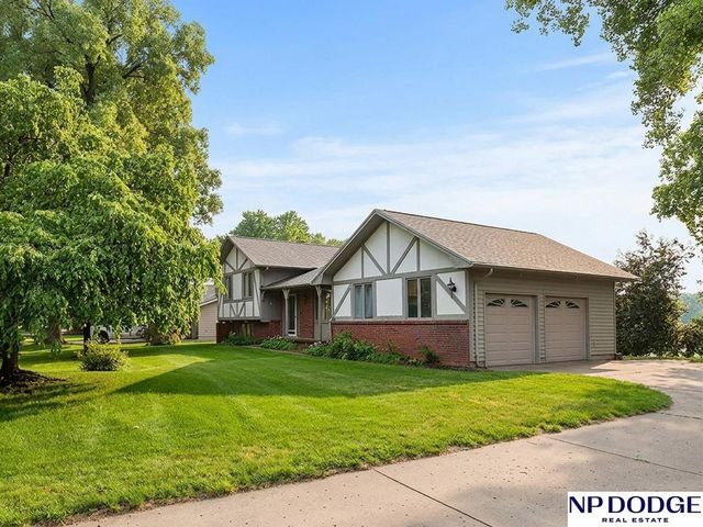 1740 Laguna Drive, Fremont, NE 68025
