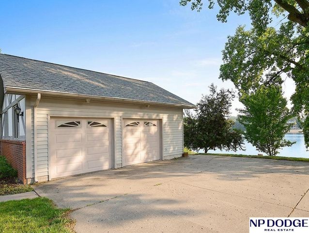 1740 Laguna Drive, Fremont, NE 68025