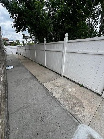 2918 Sampson Avenue, Bronx, NY 10465