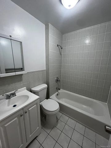 2918 Sampson Avenue, Bronx, NY 10465