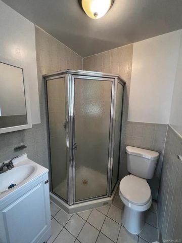 2918 Sampson Avenue, Bronx, NY 10465