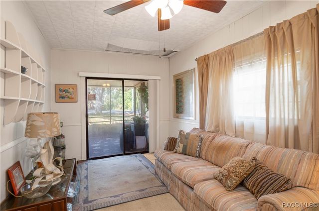 5637 S Perch Point, Floral City, FL 34436