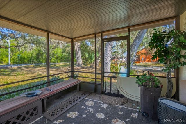 5637 S Perch Point, Floral City, FL 34436