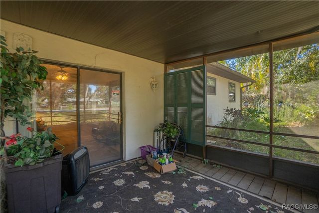 5637 S Perch Point, Floral City, FL 34436