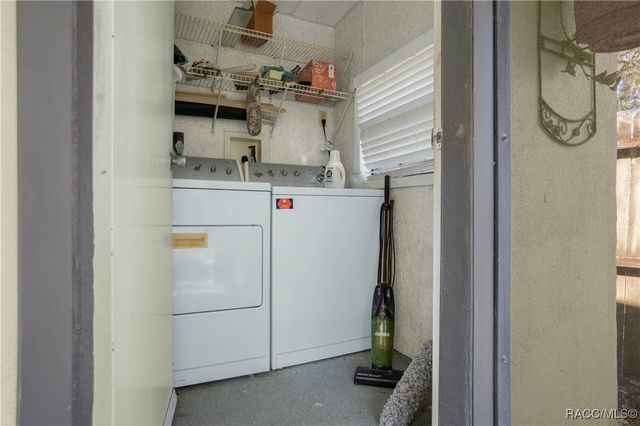 5637 S Perch Point, Floral City, FL 34436