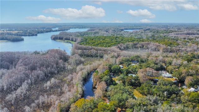 5637 S Perch Point, Floral City, FL 34436