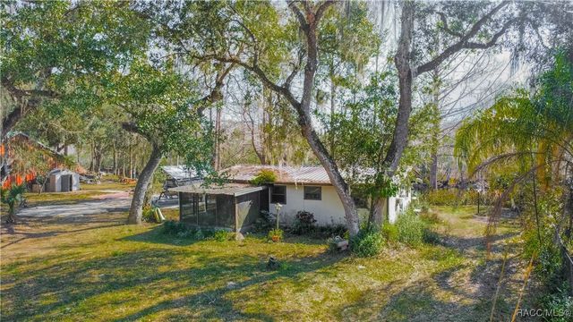 5637 S Perch Point, Floral City, FL 34436