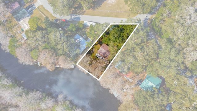 5637 S Perch Point, Floral City, FL 34436