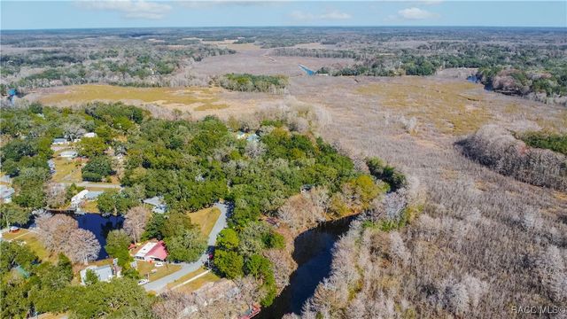 5637 S Perch Point, Floral City, FL 34436