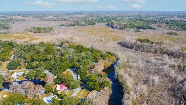 5637 S Perch Point, Floral City, FL 34436