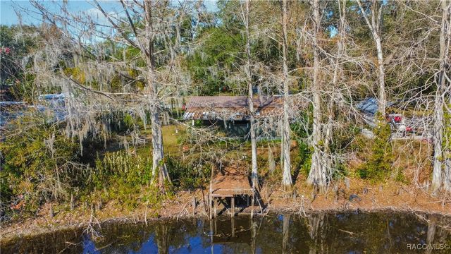 5637 S Perch Point, Floral City, FL 34436