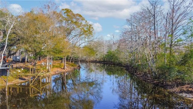 5637 S Perch Point, Floral City, FL 34436