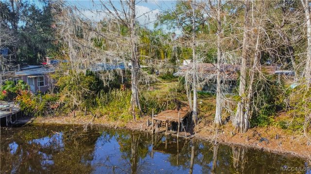 5637 S Perch Point, Floral City, FL 34436