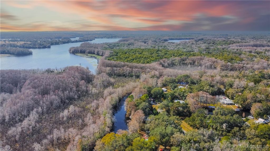 5637 S Perch Point, Floral City, FL 34436