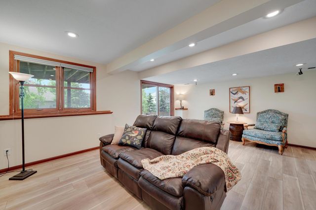 2008 White Pine Road, Hudson, WI 54016