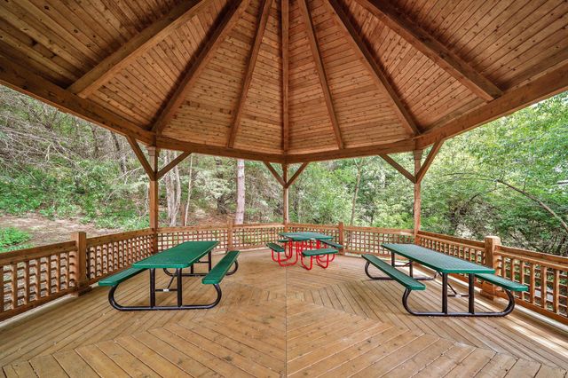 2008 White Pine Road, Hudson, WI 54016