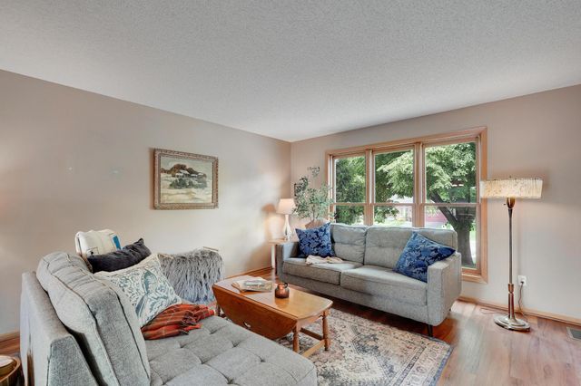2008 White Pine Road, Hudson, WI 54016