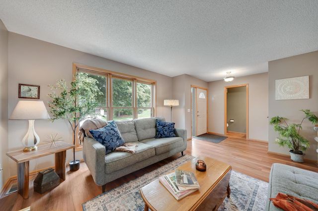 2008 White Pine Road, Hudson, WI 54016