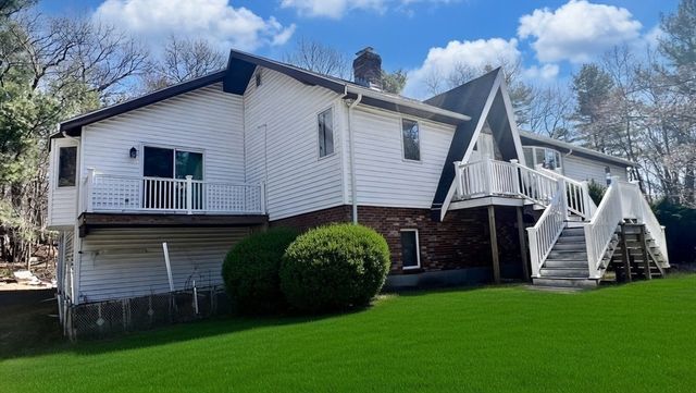 5 Flintlocke Rd, Franklin, MA 02038
