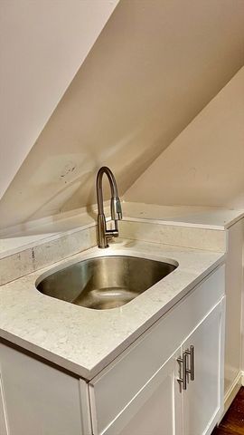 5 Flintlocke Rd, Franklin, MA 02038