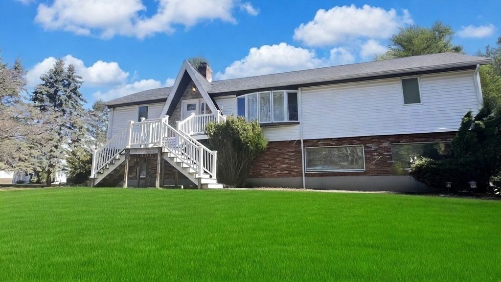 5 Flintlocke Rd, Franklin, MA 02038