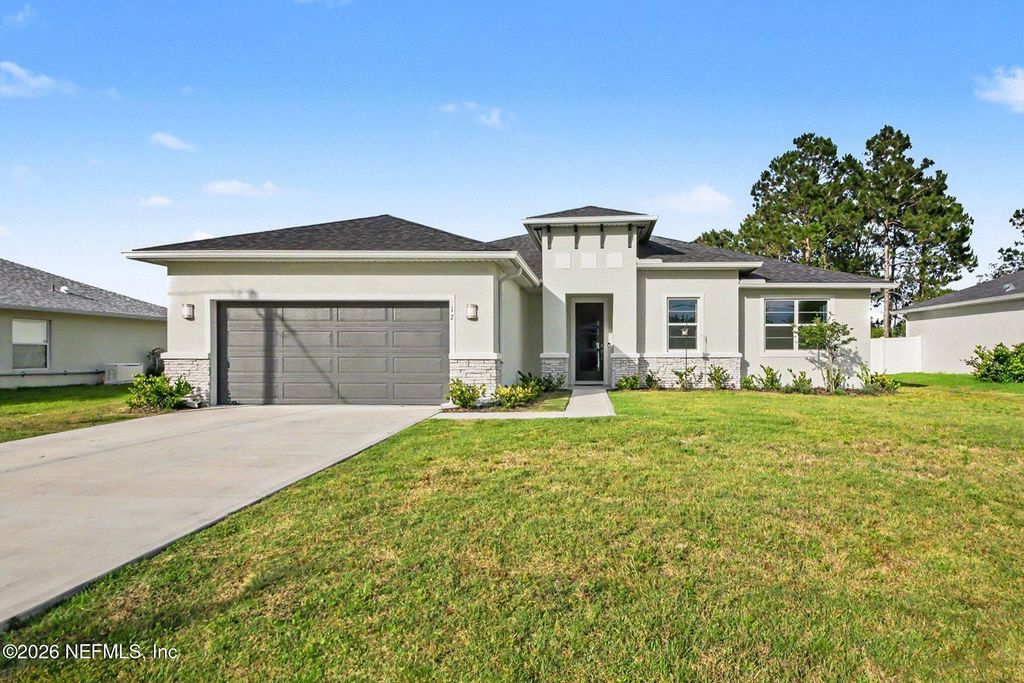 12 LANSING Lane, Palm Coast, FL 32137