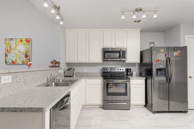 8818 Stewart Street, Cross Roads, TX 76227