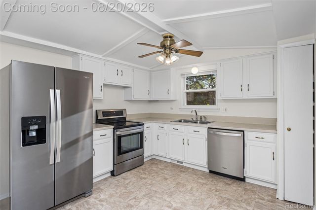 34616 Shorewood Street, Chesterfield Township, MI 48047