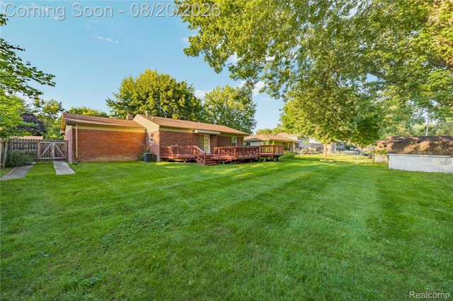 34616 Shorewood Street, Chesterfield Township, MI 48047
